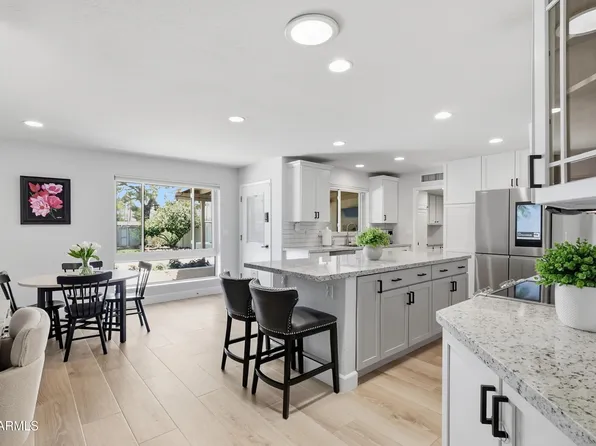 11041 N 44TH Street, Phoenix, AZ 85028