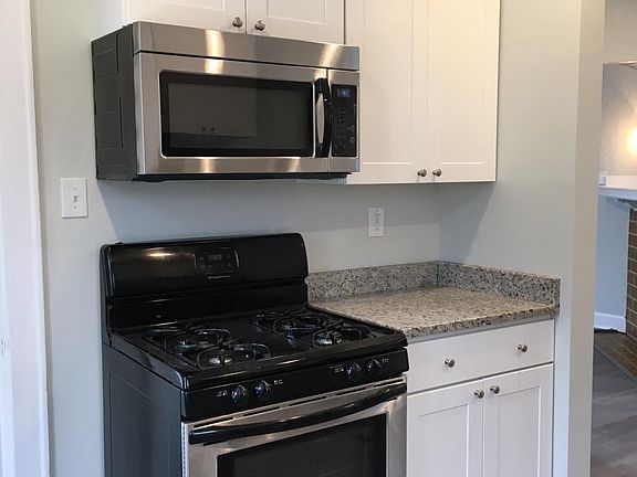 Gas Stove w/ Microwave