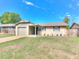 1017 NW 28th St, Moore, OK 73160