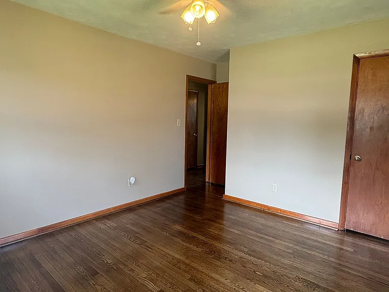 713 Willow Dr — Photo 10