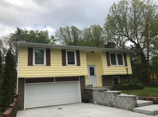 2145 Foss Ct, Ann Arbor, MI 48103