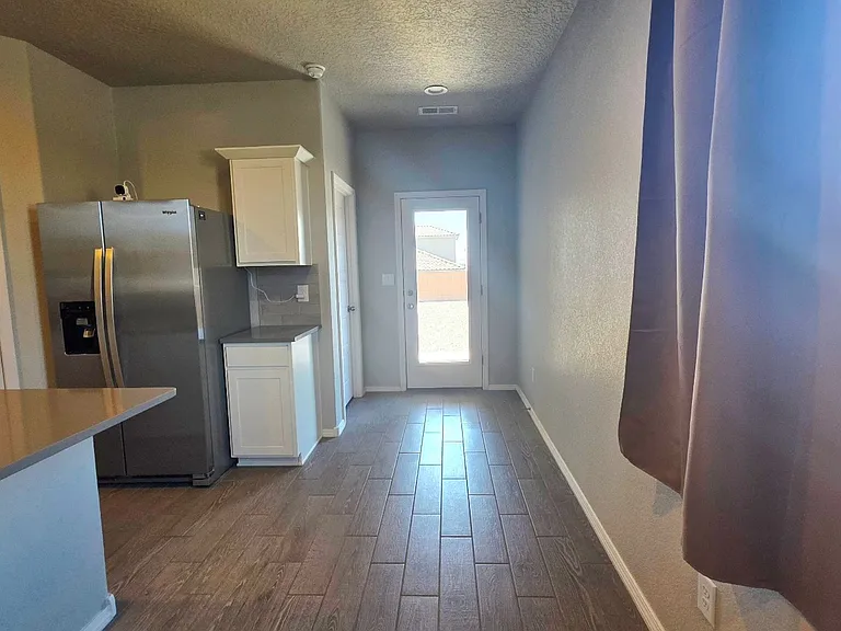 748 Amatista Loop SE — Photo 27