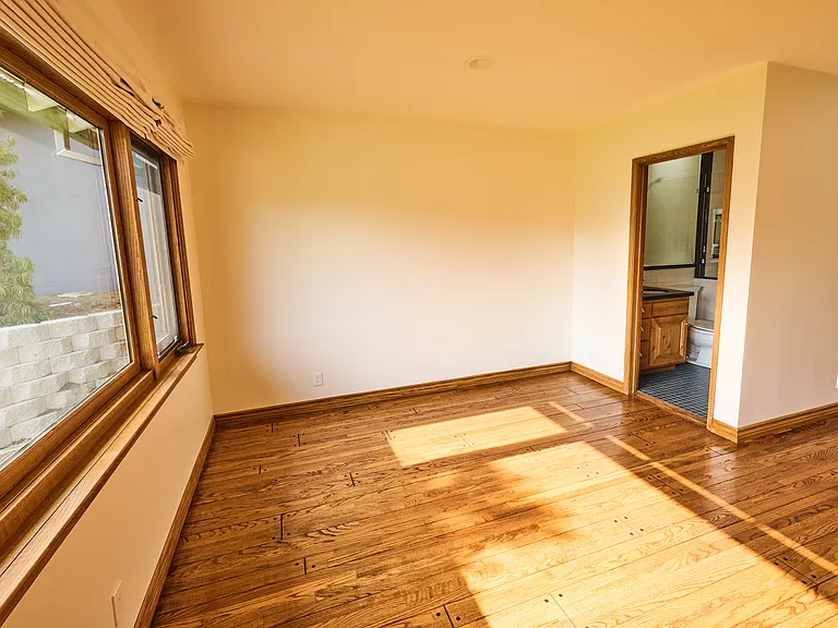 4720 Hayman Ave — Photo 28