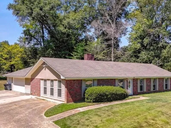 5004 Rollingwood Dr, Vicksburg, MS 39183