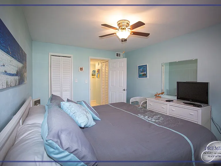 225 Turtle Lake Ct #106 — Photo 28