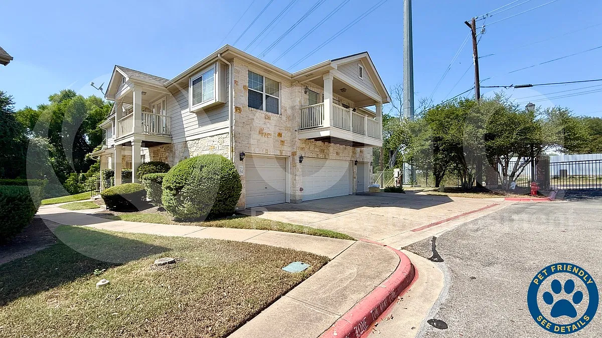 2 bed, 2.5 bath, 1550 sqft, $2,000 — Photo 1