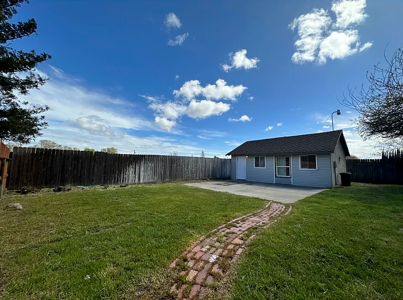 1 bed, 480 sqft, $1,100 — Photo 1