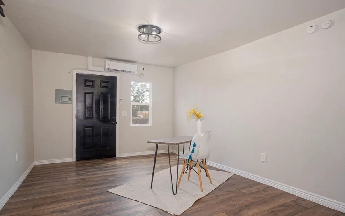 Please note that this home is not furnished - 2309 San Diego Ave #1