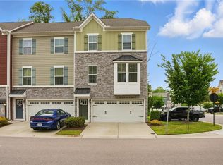 927 Centurion Cir, Chesapeake, VA 23323