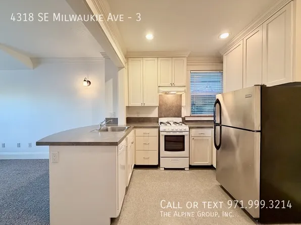 4318 SE Milwaukie Ave #3, Portland, OR 97202