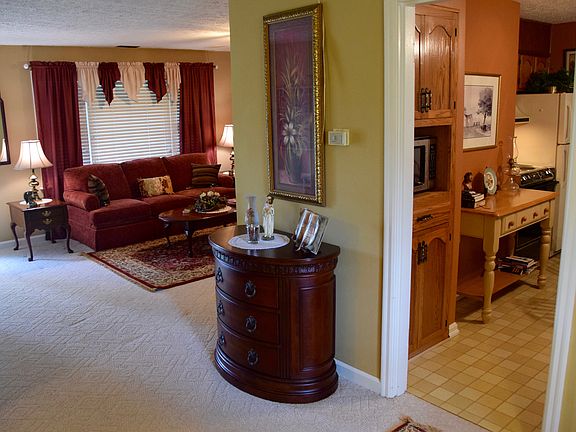 4th image of 1404 Maple Ave