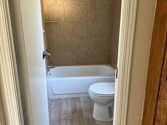 newly renovated 2nd bathroom