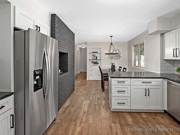 3rd image of 1406 Ball Ave NE