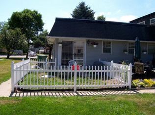 1502 E Stonehenge Dr, Sycamore, IL 60178