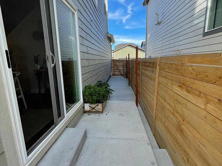 4726 Jasper St — Photo 24