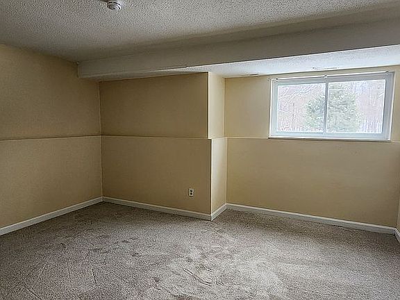 3rd image of 3 Brookside Dr APT 2