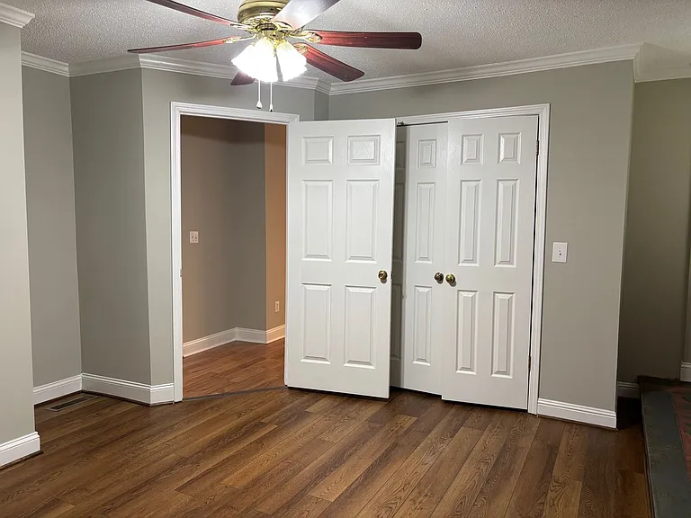 495 York St — Photo 10