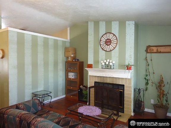 2nd image of 1716 Overland Dr