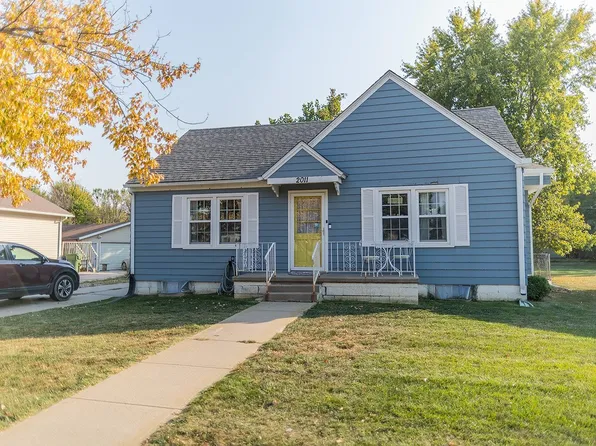 2011 E 34th St, Kearney, NE 68847