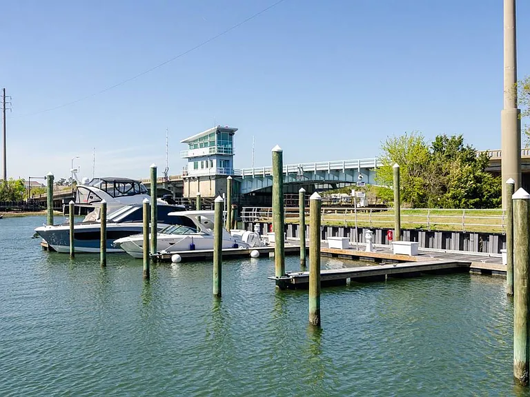 2 Marina St #C — Photo 36