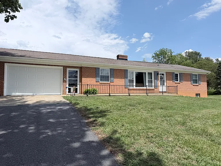 303 Howardsville Rd — Photo 1