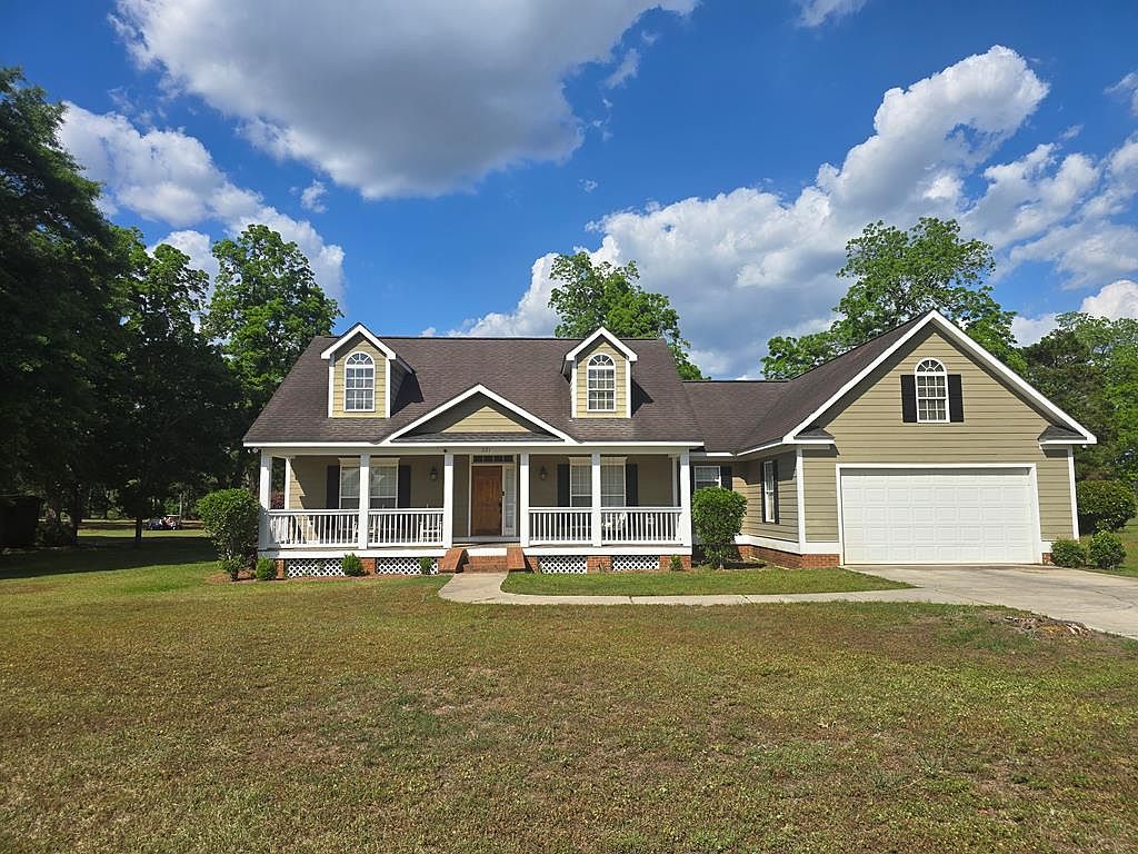 221 Fairway Cir