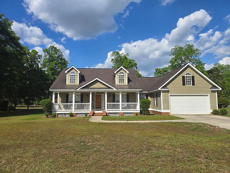1st image of 221 Fairway Cir