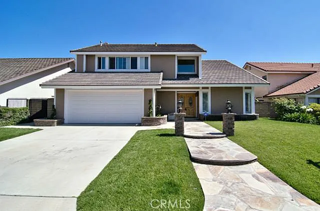 4 bed, 2.5 bath, 2461 sqft, $6,000 — Photo 2