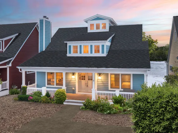 7 Windward Way, Ottawa, IL 61350