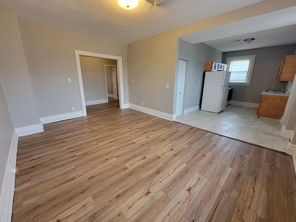 1st image of 412 Franklin St #3