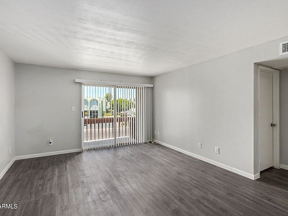 3rd image of 1701 W Tuckey Ln #221