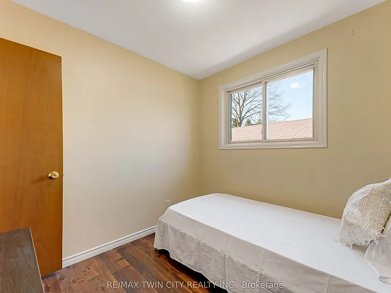 402 Lakeview Dr — Photo 18