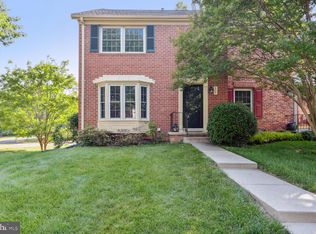 6001 Queenston St, Springfield, VA 22152