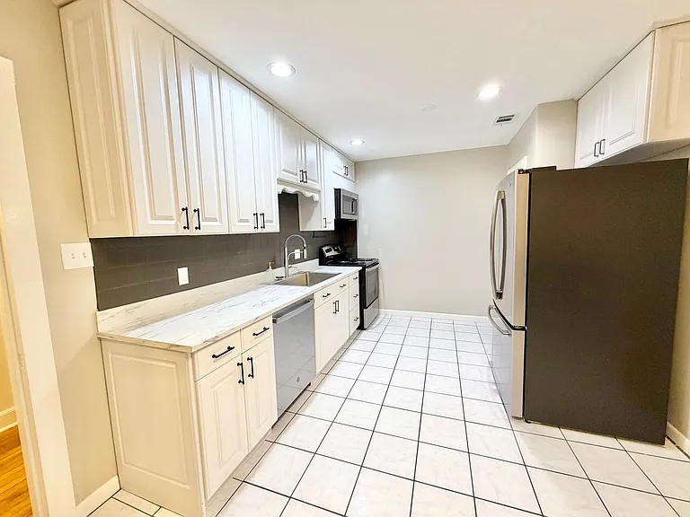 637 Columbus Dr — Photo 12