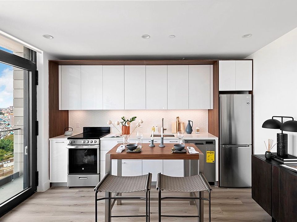 1st image of 228 E 135th St #1530S