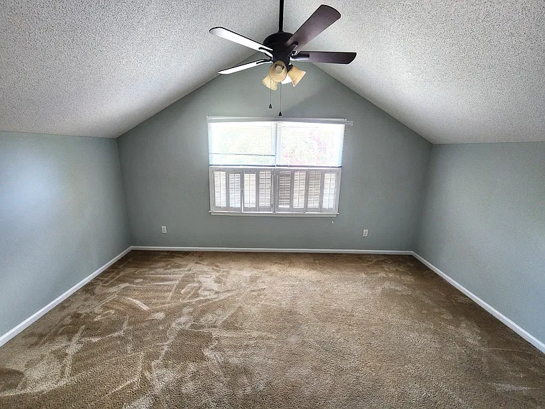 2000 Water Oak Dr #1-A — Photo 24