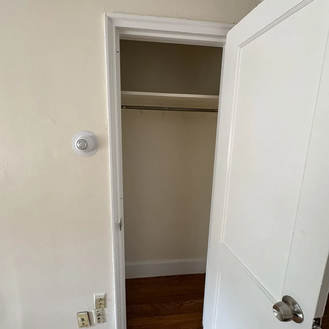 2 bed, 1.0 bath, 800 sqft, $2,500 — Photo 3