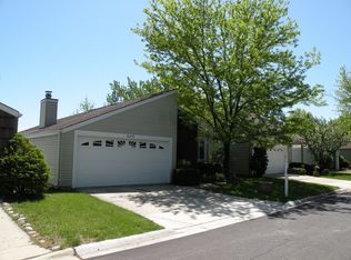 6379 Kindling Ct, Lisle, IL