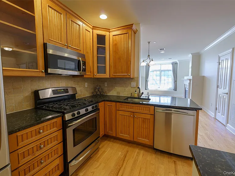 55 1st St #408 — Photo 2
