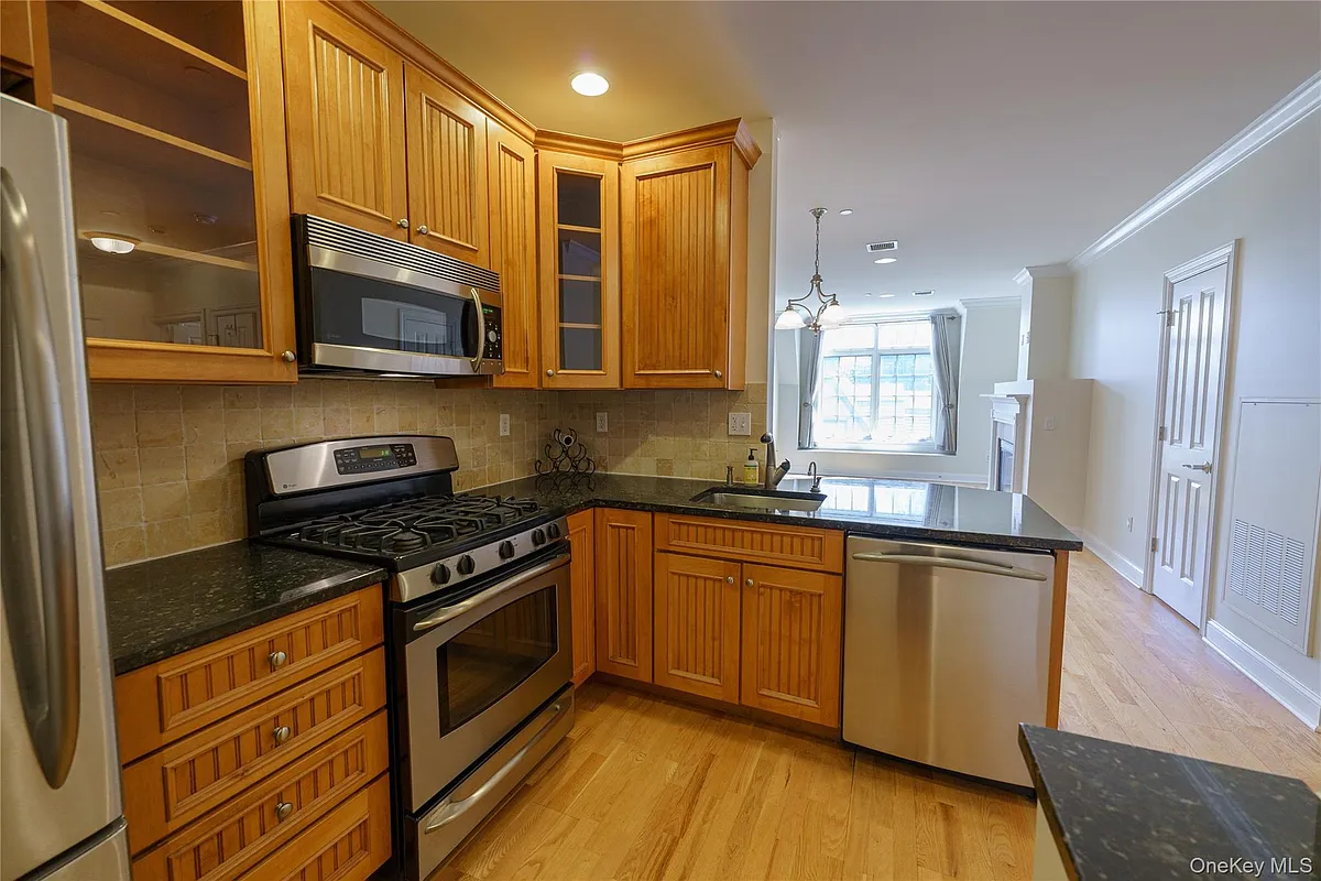 Building Photo - 55 1st St #408