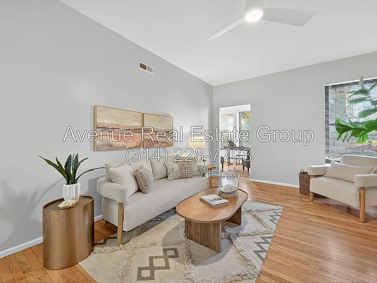 5559 Pershing Ave #1F — Photo 9