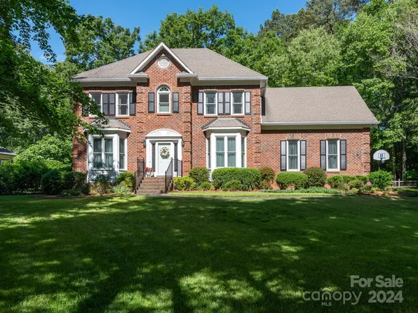 4542 Homestead Pl, Matthews, NC 28104