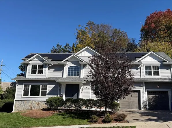 119 Lakeview Ave, Leonia, NJ 07605