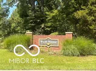 8716 Winslow Ct, Columbus, IN 47201