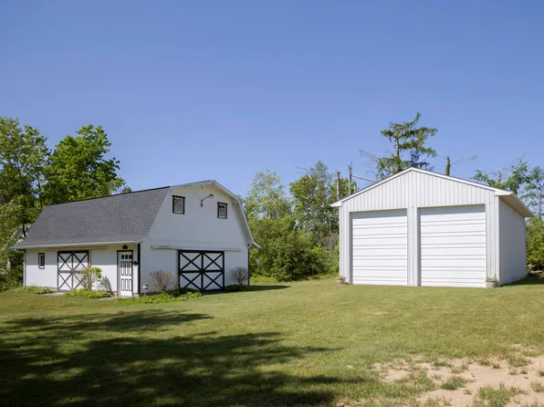 8600 S 12th St, Portage, MI 49024