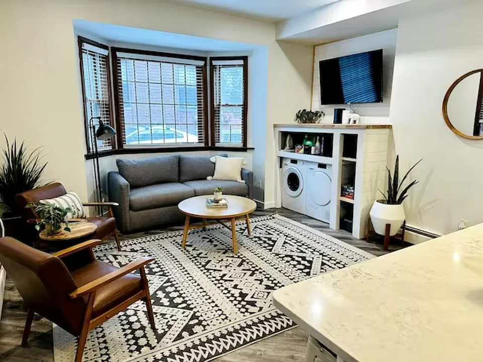 20 Pine St #2