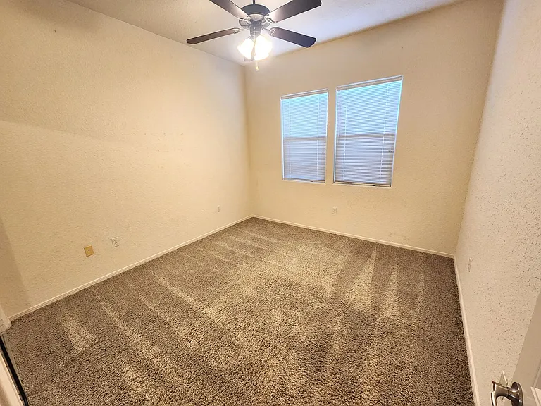 2409 Cortina Mnr — Photo 26