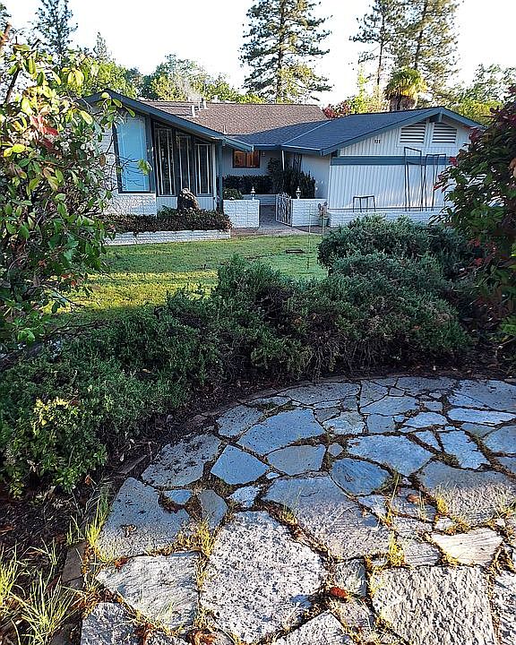 1st image of 121 N McDaniel Dr