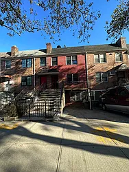 Rented by R New York