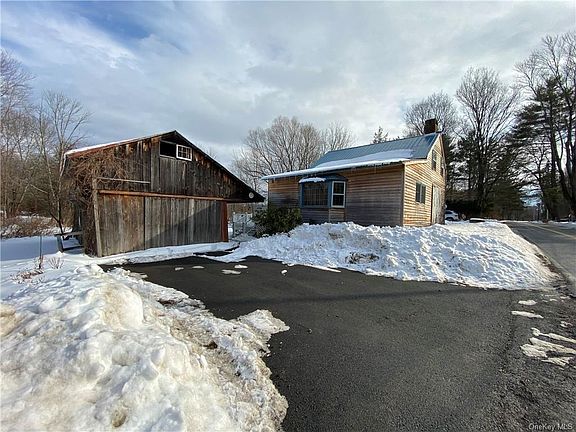 5th image of 384 Springtown Rd